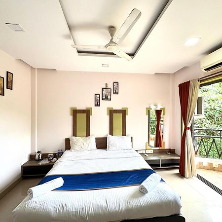 Hotel Laxmi Residency ロナバラ エクステリア 写真