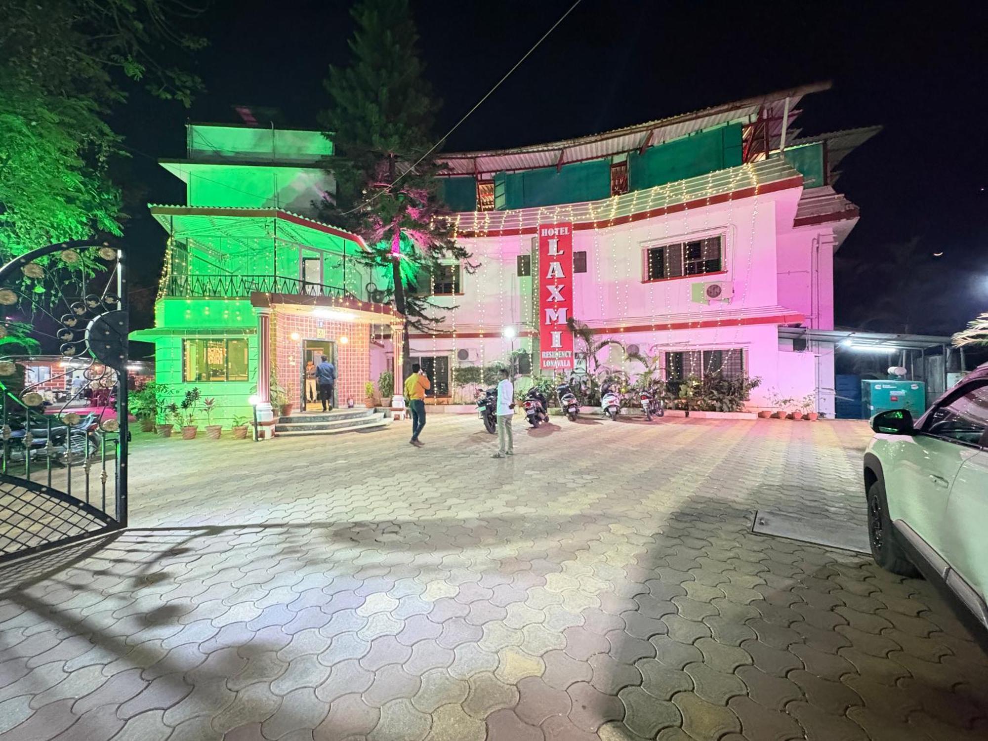 Hotel Laxmi Residency ロナバラ エクステリア 写真
