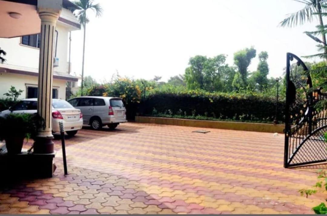 Hotel Laxmi Residency ロナバラ エクステリア 写真