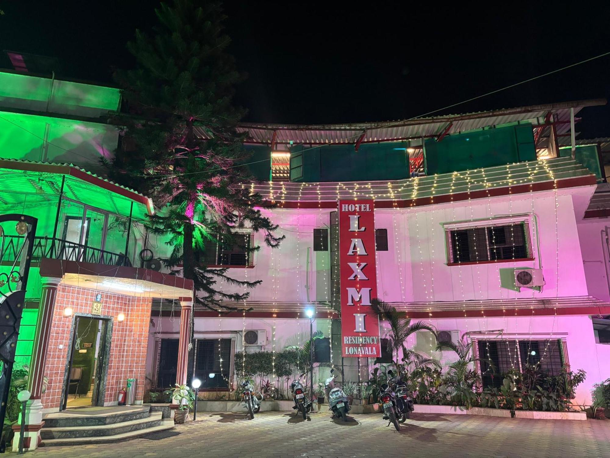 Hotel Laxmi Residency ロナバラ エクステリア 写真
