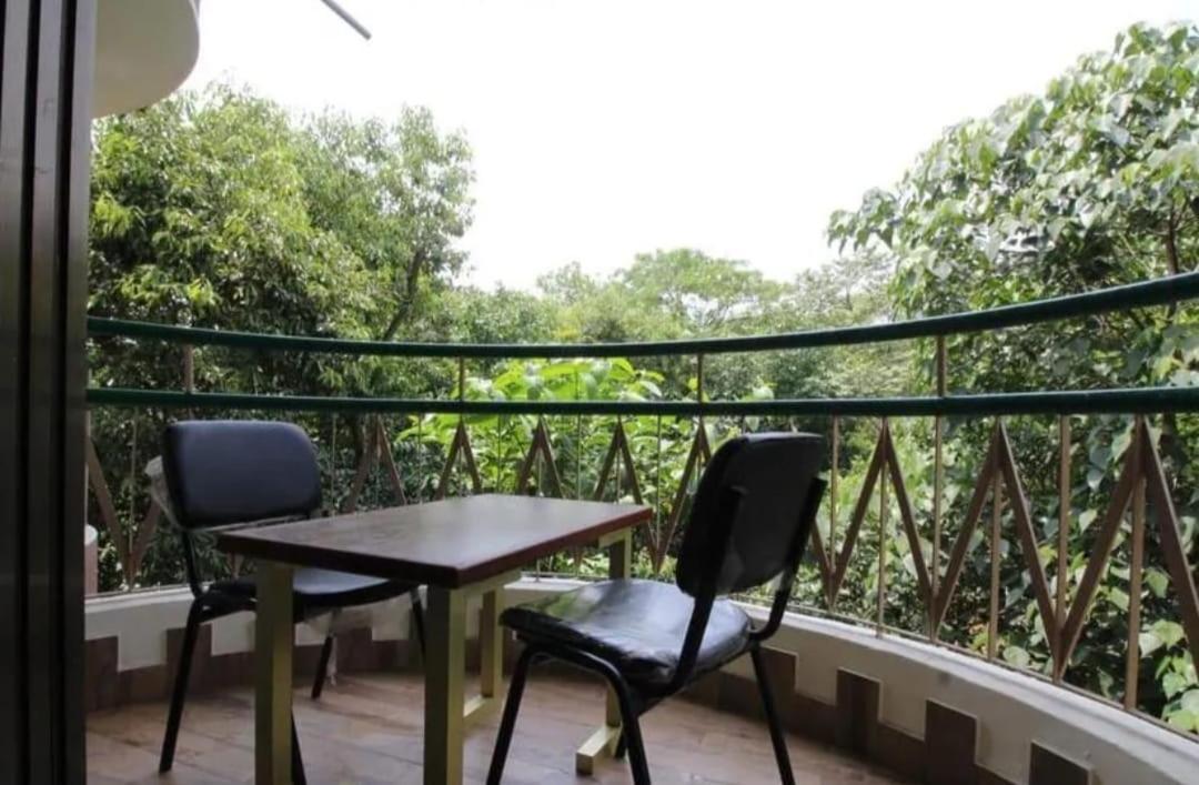 Hotel Laxmi Residency ロナバラ エクステリア 写真