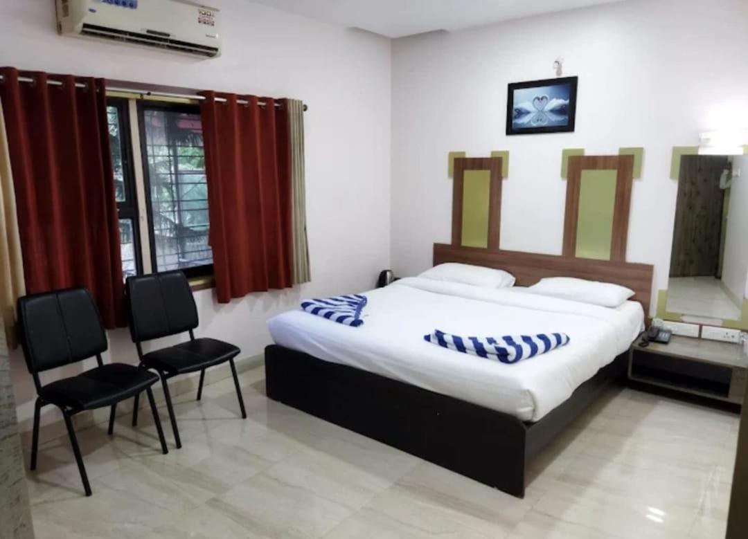 Hotel Laxmi Residency ロナバラ エクステリア 写真