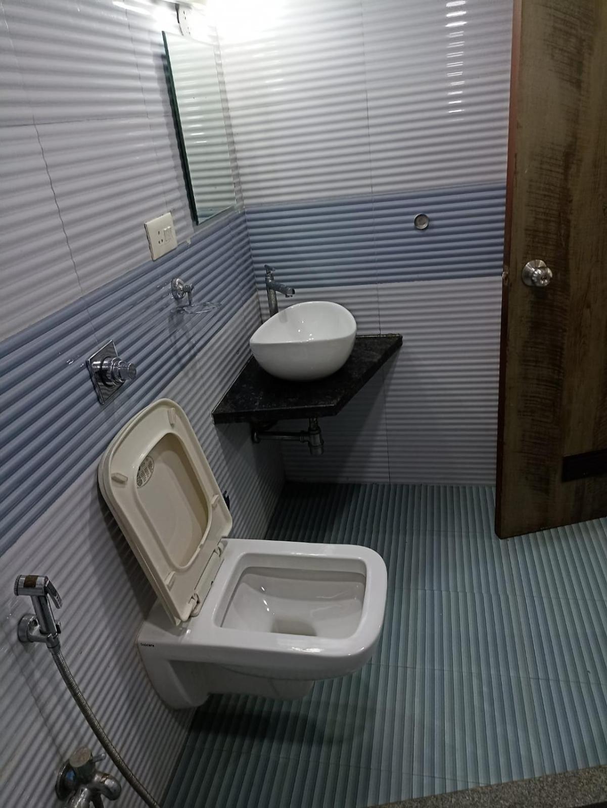Hotel Laxmi Residency ロナバラ エクステリア 写真