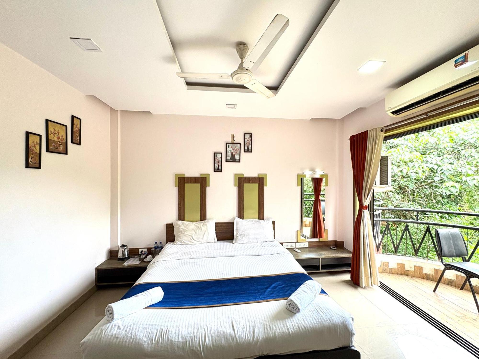 Hotel Laxmi Residency ロナバラ エクステリア 写真