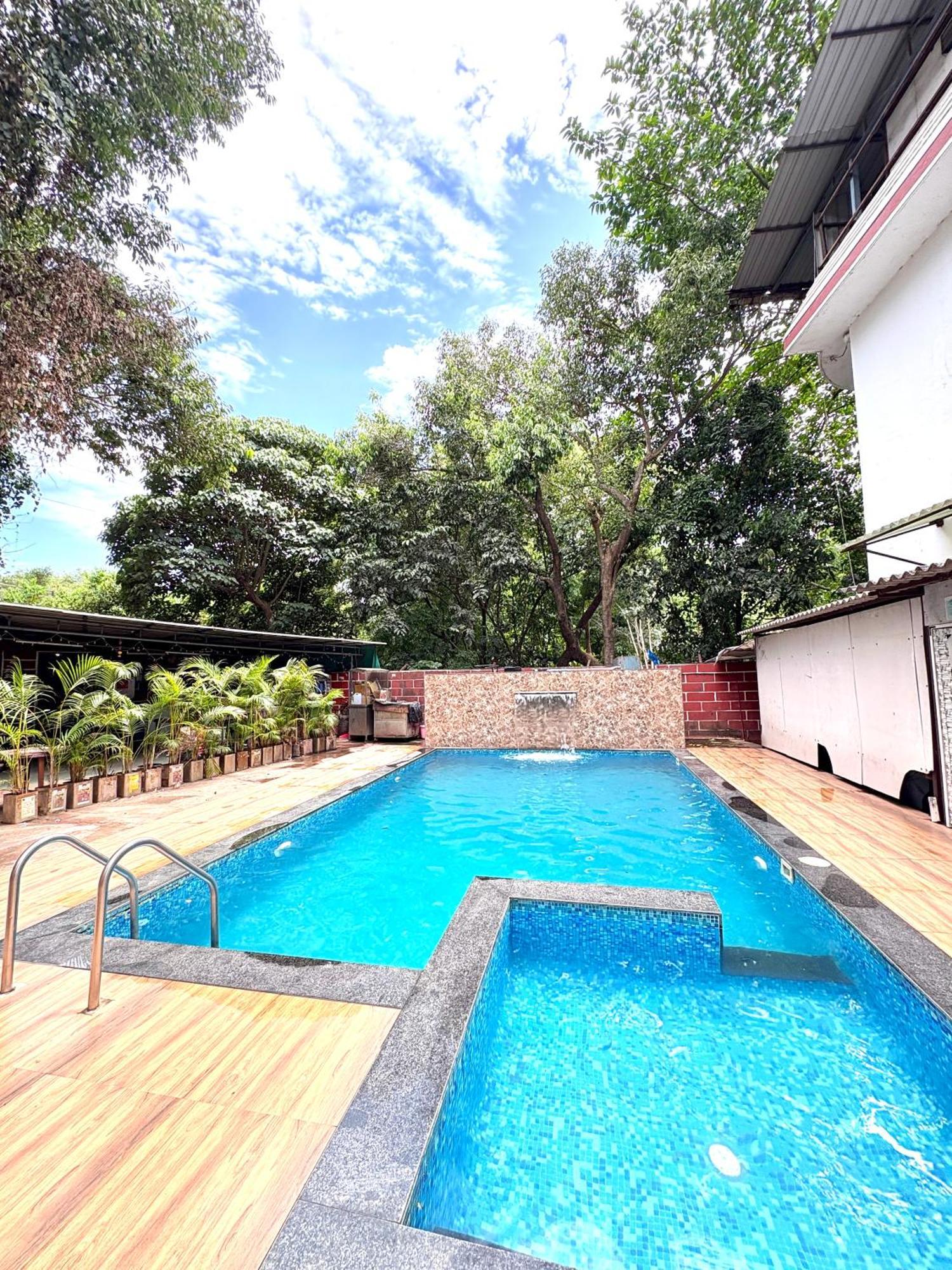 Hotel Laxmi Residency ロナバラ エクステリア 写真