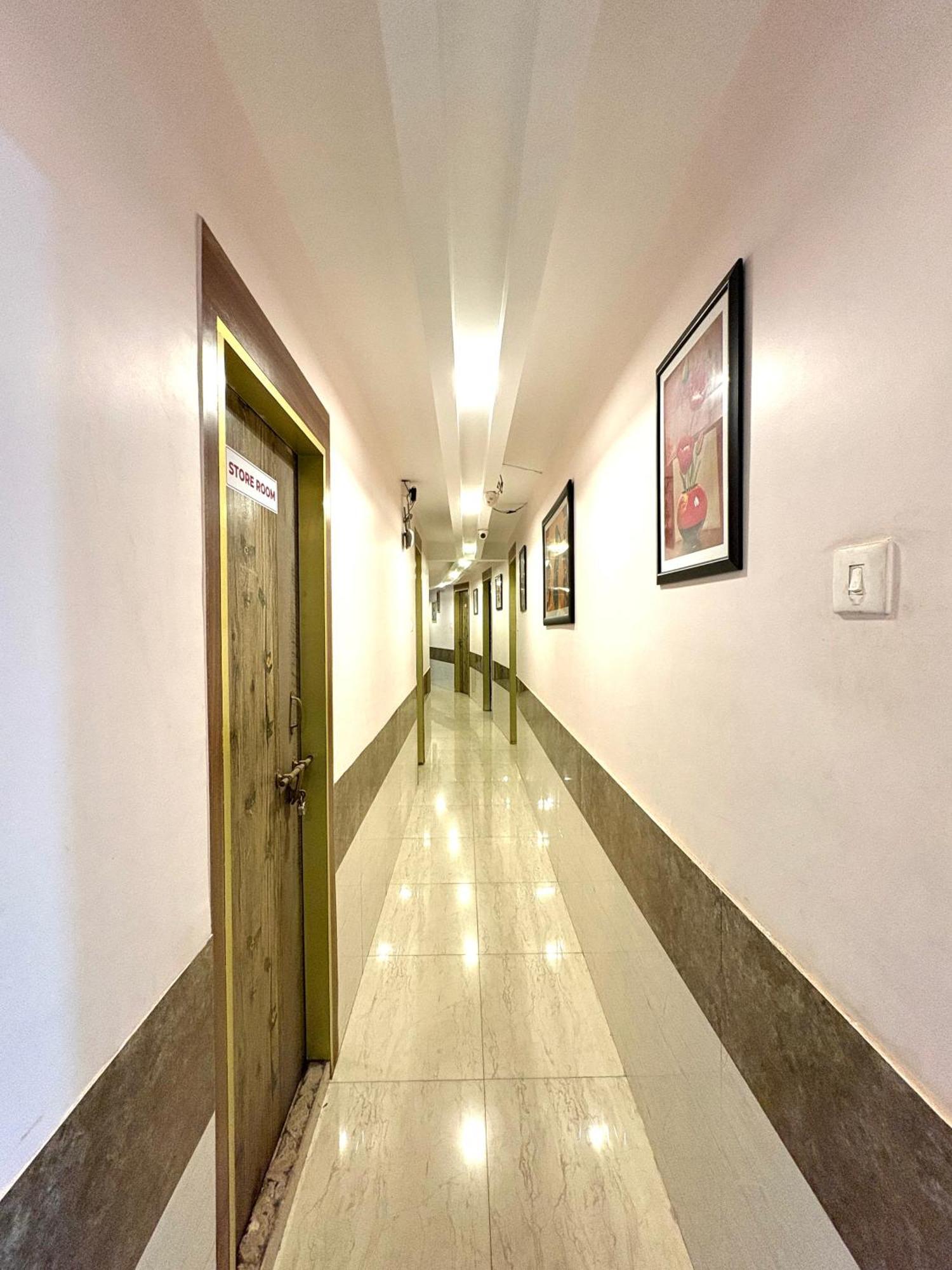 Hotel Laxmi Residency ロナバラ エクステリア 写真