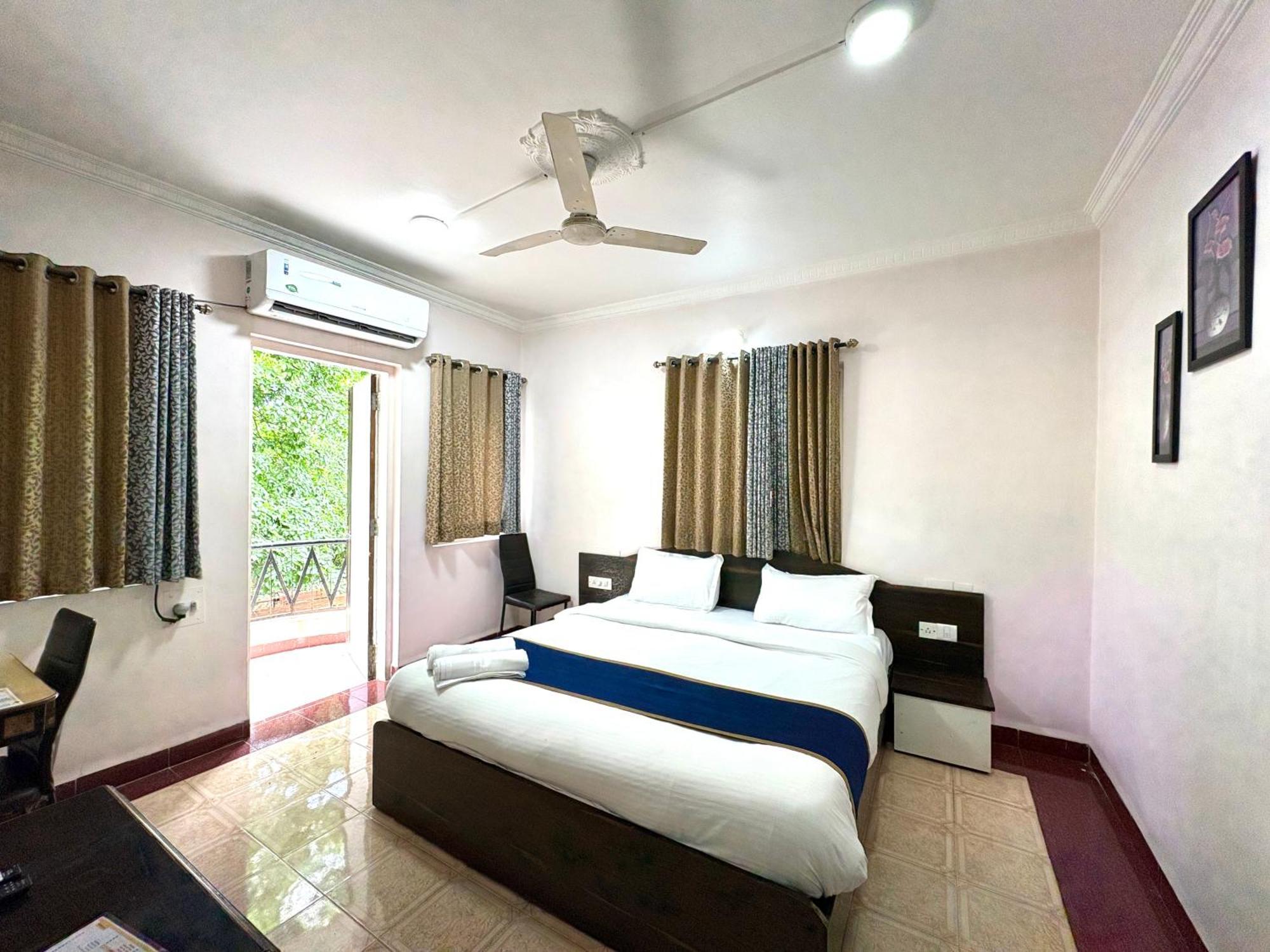 Hotel Laxmi Residency ロナバラ エクステリア 写真