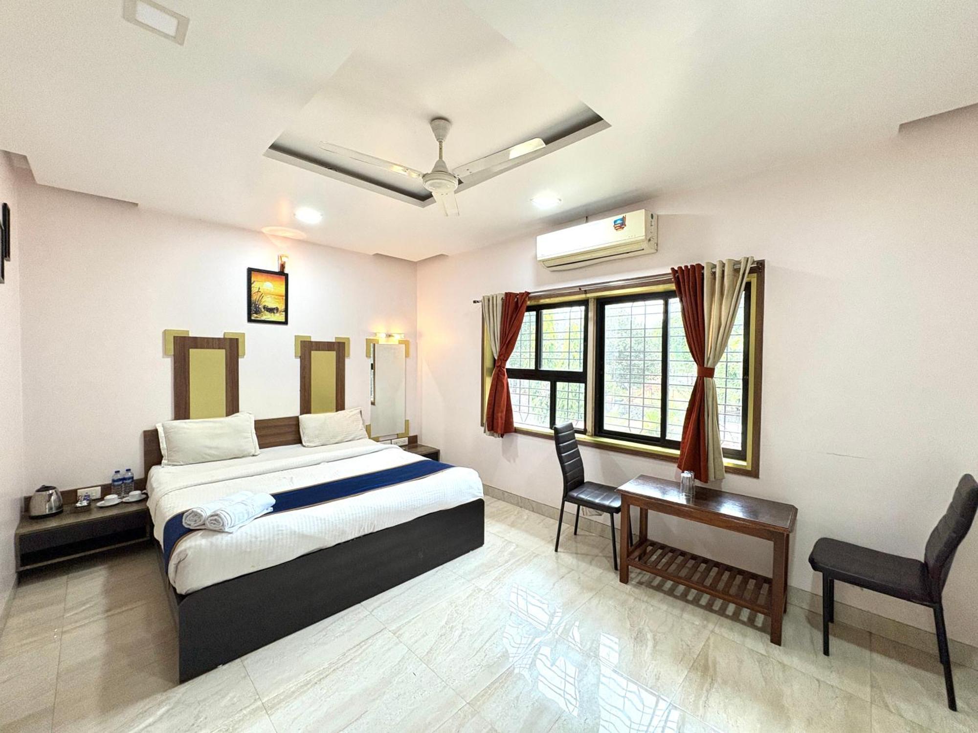 Hotel Laxmi Residency ロナバラ エクステリア 写真