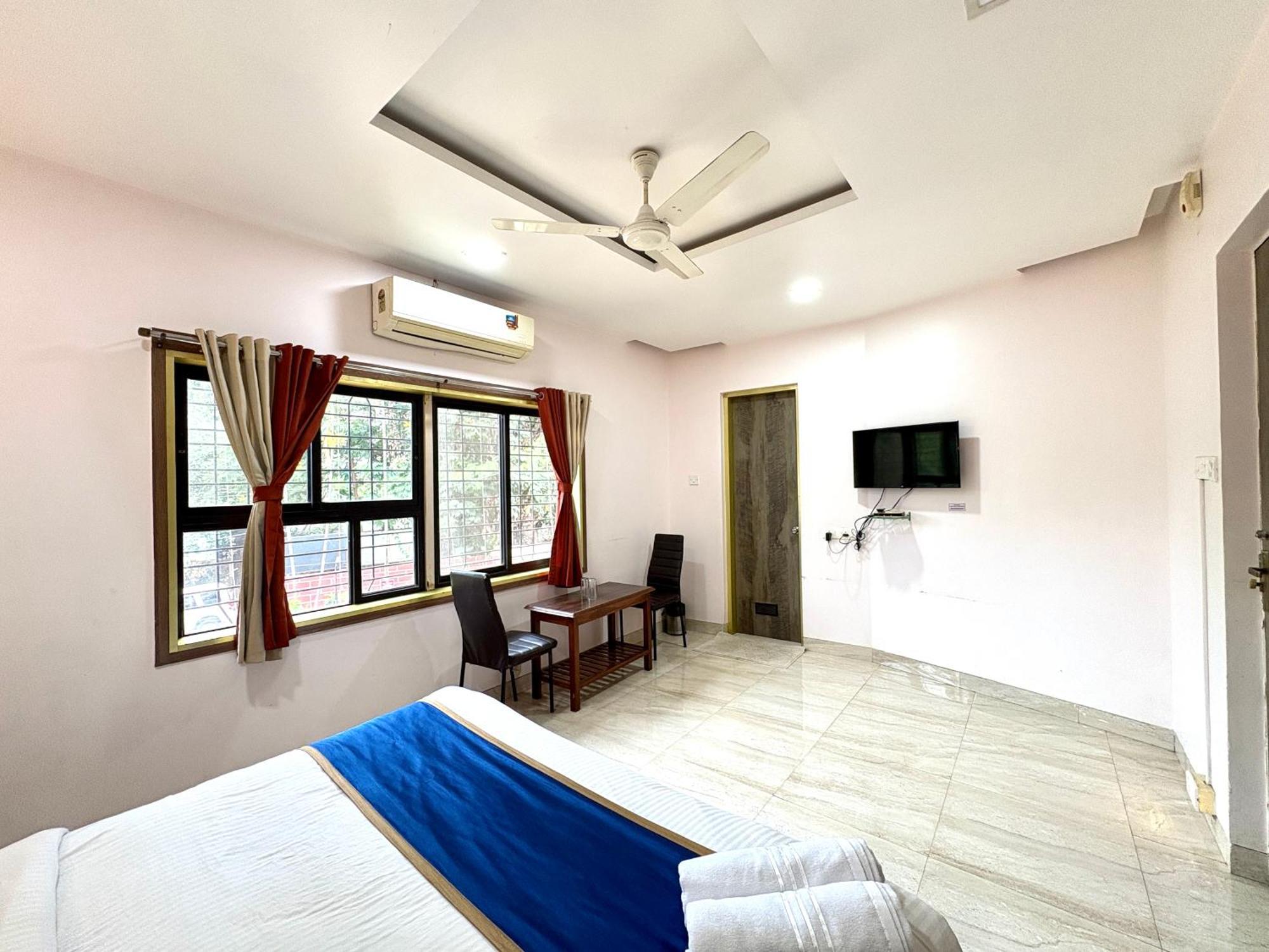 Hotel Laxmi Residency ロナバラ エクステリア 写真