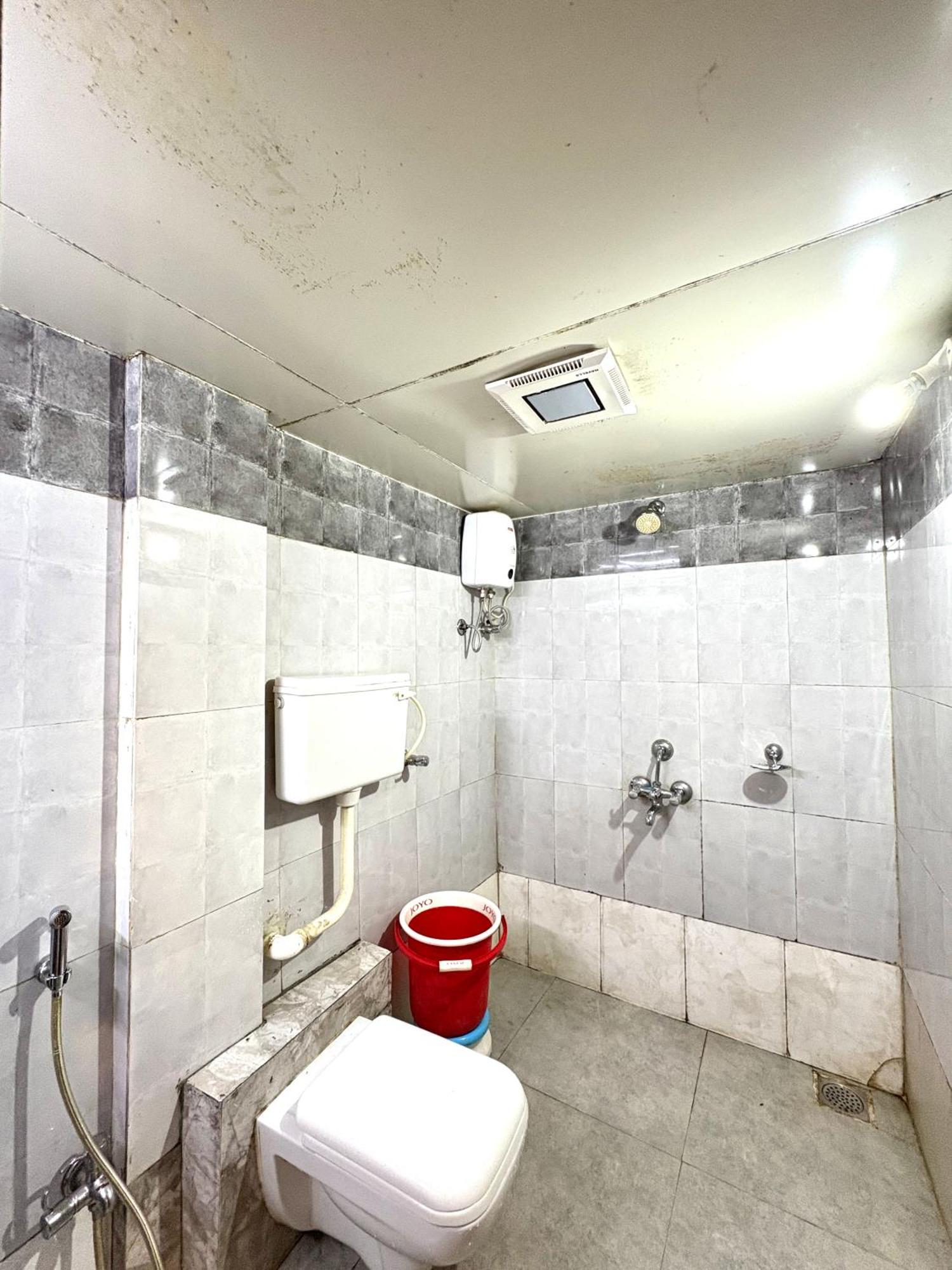Hotel Laxmi Residency ロナバラ エクステリア 写真