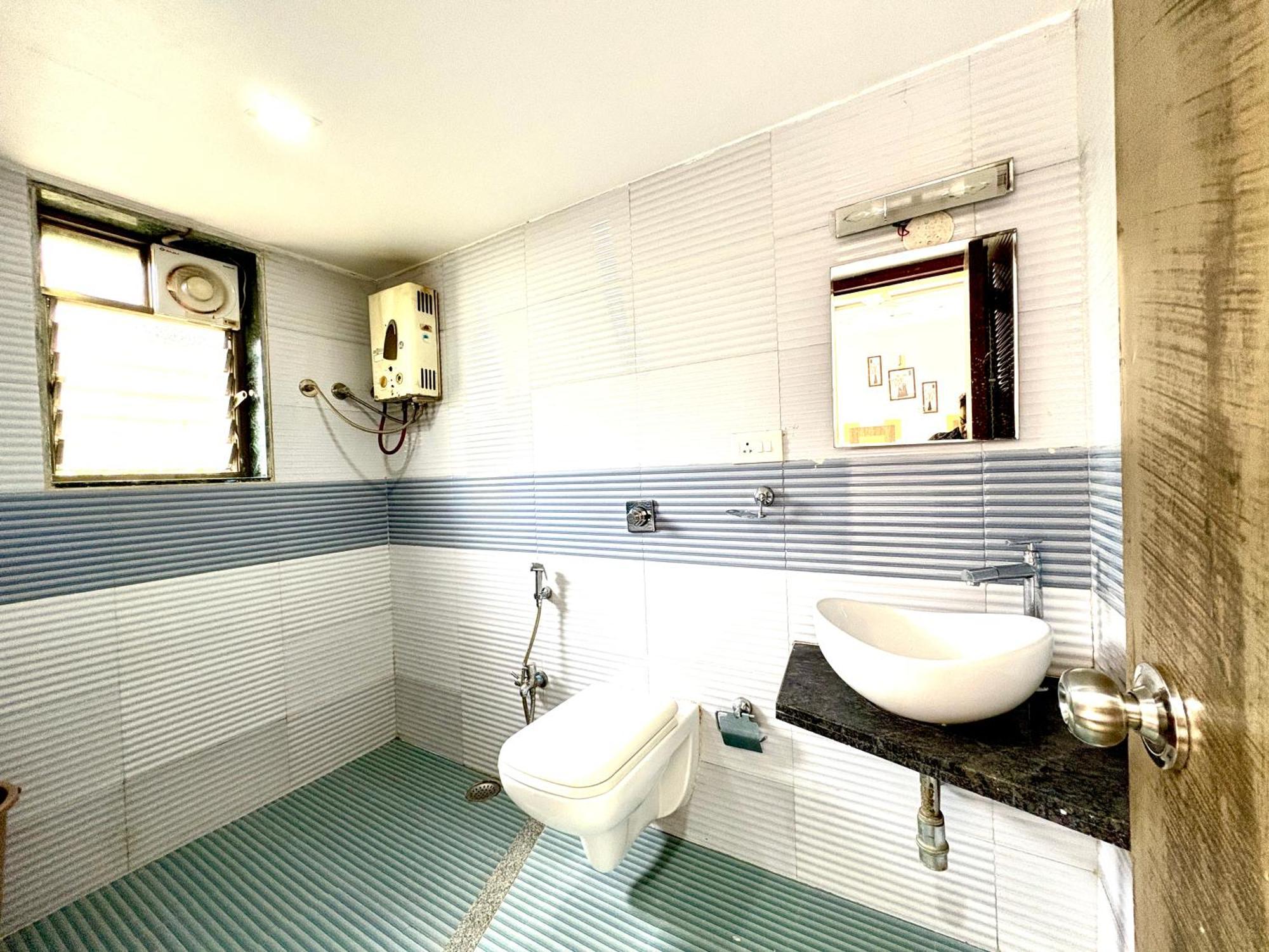 Hotel Laxmi Residency ロナバラ エクステリア 写真